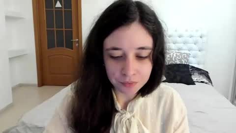 Kate online show from September 27, 2025, 9:03 am