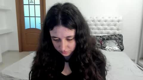 Kate online show from November 9, 2025, 8:56 am