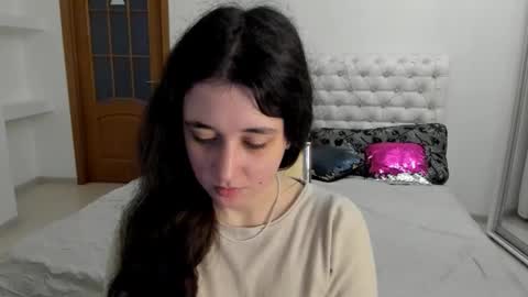 Kate online show from November 26, 2025, 8:04 am