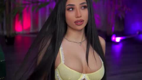 Gina online show from October 25, 2025, 7:08 pm