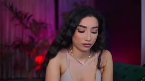 Gina online show from November 26, 2025, 7:48 pm