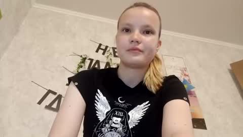 Ginger Anna online show from June 19, 2026, 8:01 pm