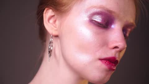        im expecting 350 thumbs up on my altar   online show from January 5, 2025, 10:08 pm