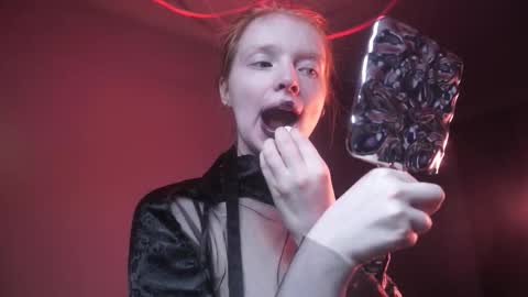        im expecting 350 thumbs up on my altar   online show from October 2, 2025, 10:06 pm