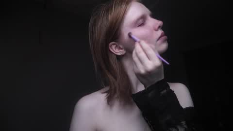        im expecting 350 thumbs up on my altar   online show from December 4, 2025, 10:07 pm