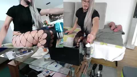 Snapshot of gingerpink1911 chatting on February 3, 2026, 9:25 am GingerPink online show from February 3, 2026, 9:25 am