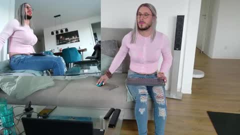 Snapshot of gingerpink1911 chatting on March 26, 2026, 10:21 am GingerPink online show from March 26, 2026, 10:21 am