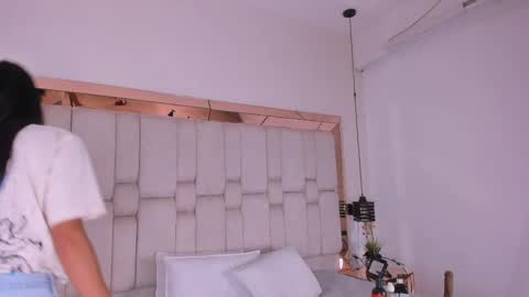 gio_gray online show from May 13, 2026, 10:01 am