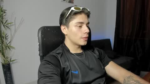 Snapshot of gio_russo chatting on December 10, 2024, 6:06 pm GioRusso online show from December 10, 2024, 6:06 pm