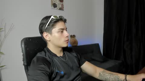 Snapshot of gio_russo chatting on December 10, 2024, 11:19 pm GioRusso online show from December 10, 2024, 11:19 pm