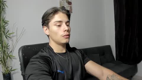 Snapshot of gio_russo chatting on December 20, 2024, 1:36 am GioRusso online show from December 20, 2024, 1:36 am