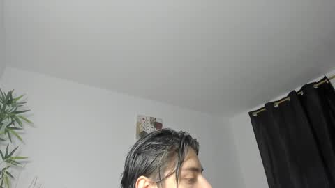 Snapshot of gio_russo chatting on January 5, 2025, 7:49 pm GioRusso online show from January 5, 2025, 7:49 pm