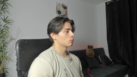 Snapshot of gio_russo chatting on January 5, 2025, 10:50 pm GioRusso online show from January 5, 2025, 10:50 pm