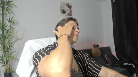 Snapshot of gio_russo chatting on January 6, 2025, 1:53 am GioRusso online show from January 6, 2025, 1:53 am