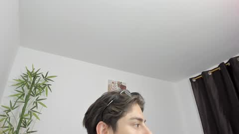 Snapshot of gio_russo chatting on January 8, 2025, 11:19 pm GioRusso online show from January 8, 2025, 11:19 pm