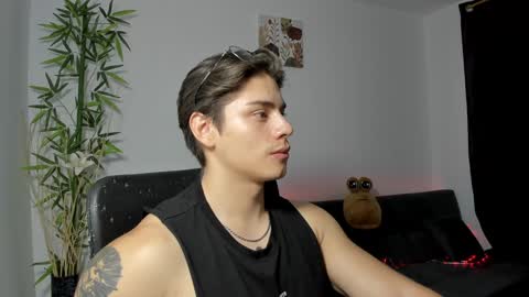 Snapshot of gio_russo chatting on January 10, 2025, 2:25 am GioRusso online show from January 10, 2025, 2:25 am