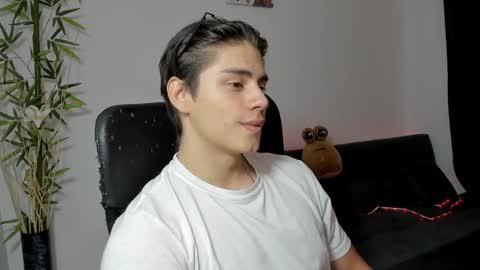 Snapshot of gio_russo chatting on January 12, 2025, 5:45 am GioRusso online show from January 12, 2025, 5:45 am