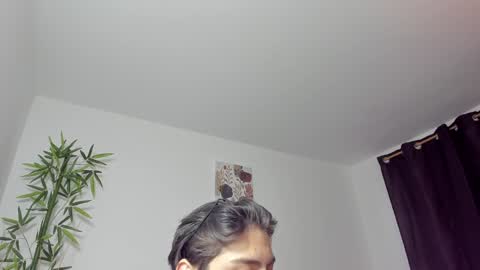 Snapshot of gio_russo chatting on January 12, 2025, 7:21 pm GioRusso online show from January 12, 2025, 7:21 pm