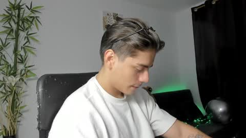 Snapshot of gio_russo chatting on January 23, 2025, 2:39 pm GioRusso online show from January 23, 2025, 2:39 pm