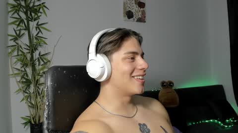 Snapshot of gio_russo chatting on January 27, 2025, 5:14 am GioRusso online show from January 27, 2025, 5:14 am