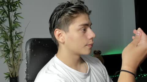 Snapshot of gio_russo chatting on January 29, 2025, 1:49 pm GioRusso online show from January 29, 2025, 1:49 pm