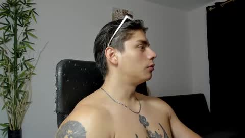 Snapshot of gio_russo chatting on February 16, 2025, 12:08 am GioRusso online show from February 16, 2025, 12:08 am