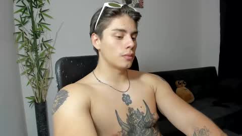 Snapshot of gio_russo chatting on February 18, 2025, 11:30 pm GioRusso online show from February 18, 2025, 11:30 pm