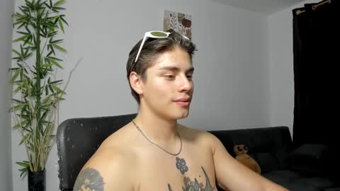 Snapshot of gio_russo chatting on February 25, 2025, 12:47 am GioRusso online show from February 25, 2025, 12:47 am