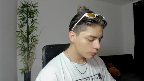 Snapshot of gio_russo chatting on March 2, 2025, 11:42 pm GioRusso online show from March 2, 2025, 11:42 pm