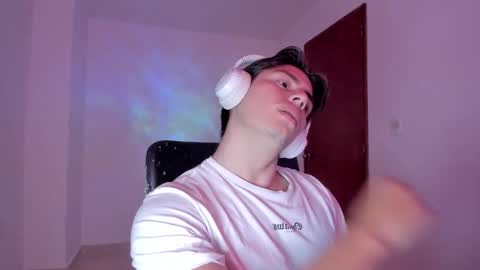 Snapshot of gio_russo chatting on September 26, 2025, 7:29 pm GioRusso online show from September 26, 2025, 7:29 pm