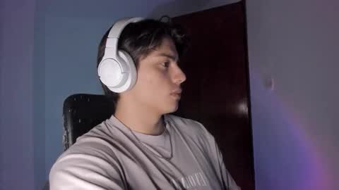 Snapshot of gio_russo chatting on October 8, 2025, 11:35 pm GioRusso online show from October 8, 2025, 11:35 pm