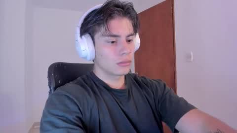 Snapshot of gio_russo chatting on October 9, 2025, 5:44 pm GioRusso online show from October 9, 2025, 5:44 pm