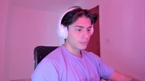 Snapshot of gio_russo chatting on October 18, 2025, 7:03 pm GioRusso online show from October 18, 2025, 7:03 pm