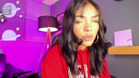 Snapshot of giovanna_oliveira chatting on January 18, 2025, 8:31 am Giovanna online show from January 18, 2025, 8:31 am