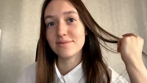 Melisa online show from April 21, 2026, 1:42 am