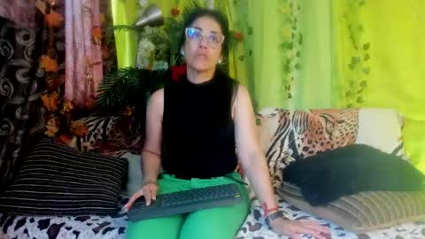 Girasol Walton online show from June 4, 2026, 3:40 pm