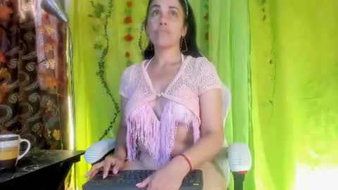 Girasol Walton online show from June 16, 2026, 1:47 pm