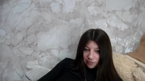 girl_cute007 online show from April 1, 2026, 8:28 pm