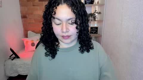 girl_inline online show from February 13, 2025, 8:55 pm