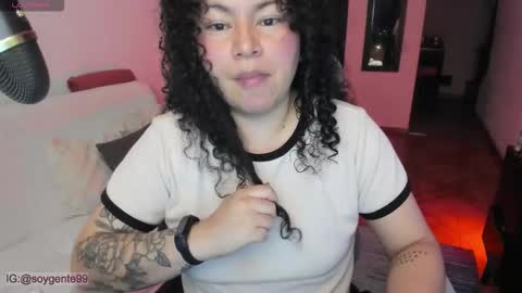 girl_inline online show from November 3, 2025, 11:59 pm