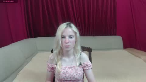 Snapshot of girl_summer97 chatting on June 19, 2026, 1:15 pm Katia online show from June 19, 2026, 1:15 pm