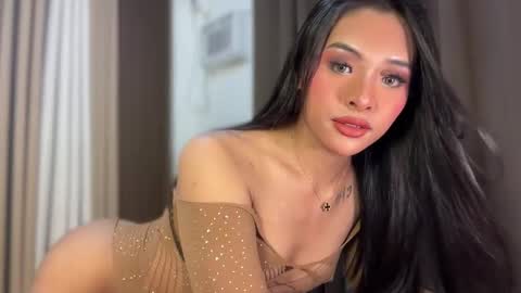 queen ronna online show from May 14, 2026, 7:48 am
