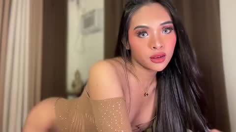 queen ronna online show from May 16, 2026, 4:06 pm