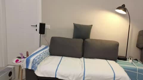 Girlfriend online show from April 13, 2026, 4:01 pm