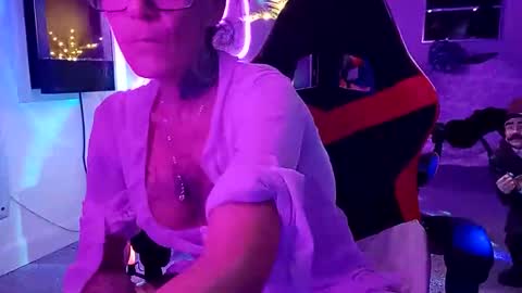 girls227445638252 online show from November 8, 2025, 4:34 am