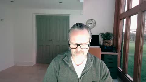 Snapshot of girlsandbikes chatting on December 30, 2024, 4:08 pm girlsandbikes online show from December 30, 2024, 4:08 pm