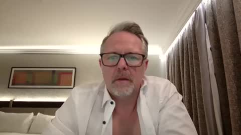 Snapshot of girlsandbikes chatting on October 19, 2025, 1:28 am girlsandbikes online show from October 19, 2025, 1:28 am