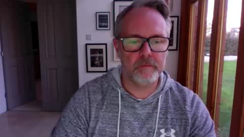 Snapshot of girlsandbikes chatting on October 31, 2025, 4:08 pm girlsandbikes online show from October 31, 2025, 4:08 pm