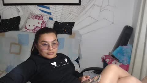 Snapshot of girlsex_hot chatting on April 10, 2026, 1:44 am girlsex_hot online show from April 10, 2026, 1:44 am