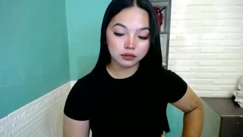 Snapshot of girlthatuneedxxx chatting on March 17, 2026, 6:11 pm Rhaine online show from March 17, 2026, 6:11 pm